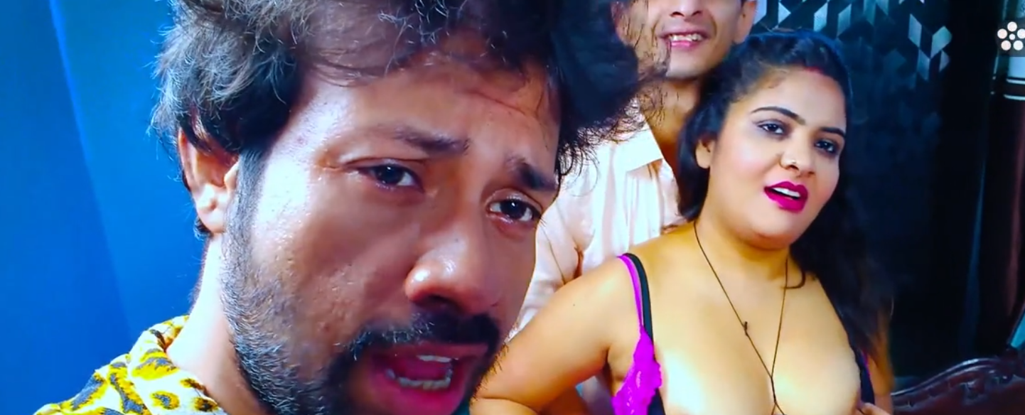 Do Tharki Dost Milkar Parosh ki Bhabhi Ko Nangi Karke Khub Choda